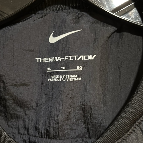 Nike Men's Therma-Fit Vest - Picture 5 of 5